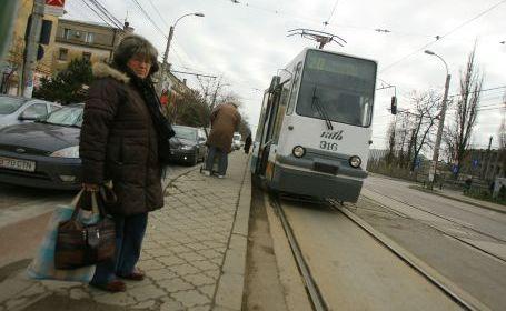 Un tramvai al liniei 20 a deraiat în Bucureştii Noi