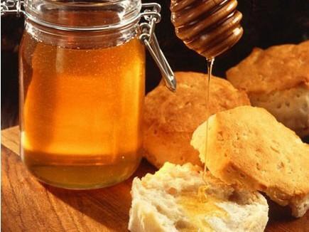 Pâine cu miere, leacul-minune împotriva mahmurelii
