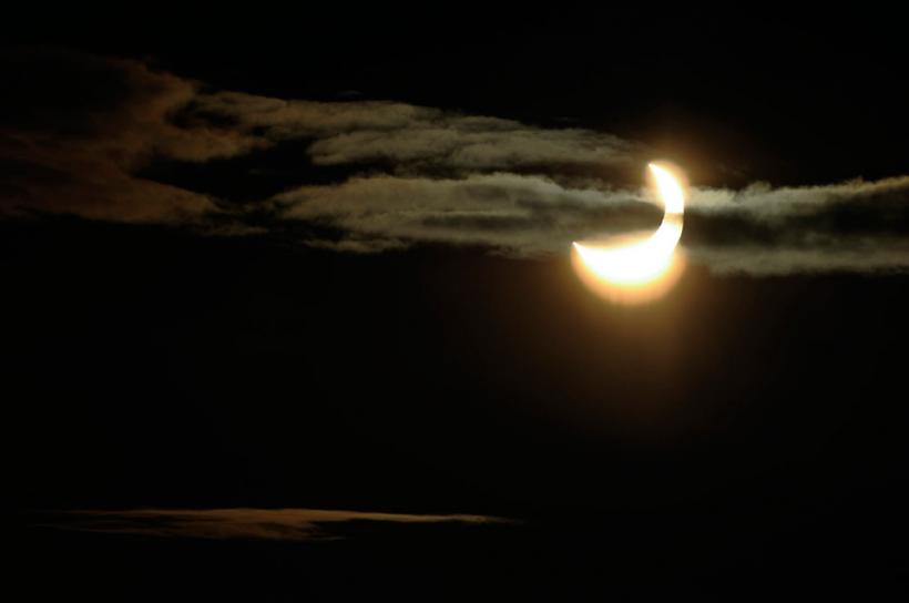 Amurg la amiază: eclipsa parţială de Soare 18416542