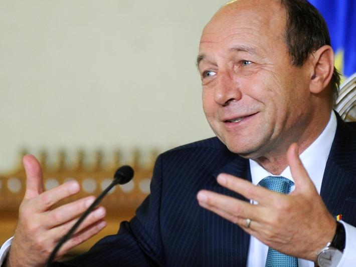 Traian Băsescu a promulgat Legea educaţiei