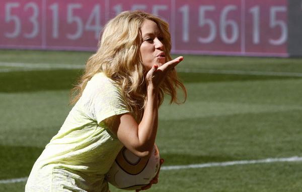Shakira, singură după 11 ani