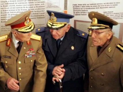 Pensionarii militari depun plângeri penale împotriva lui Boc, Oprea, Igaş şi Maior