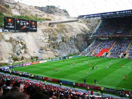 Acestea sunt cele mai ciudate stadioane ale lumii! 18417802