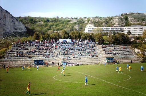 Acestea sunt cele mai ciudate stadioane ale lumii! 18417804