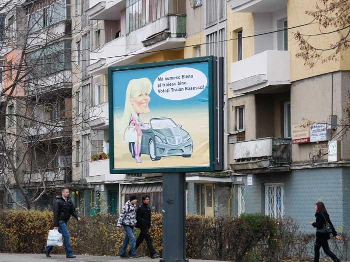 Publicitatea stradală a Capitalei, la cheremul oamenilor lui Udrea