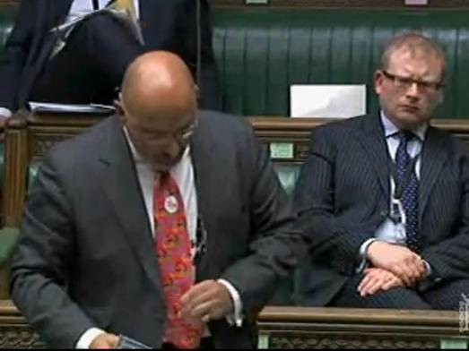 Cravata unui deputat britanic a început să cânte în Camera Comunelor