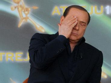 Aliaţii îi recomandă lui Silvio Berlusconi să ia o pauză
