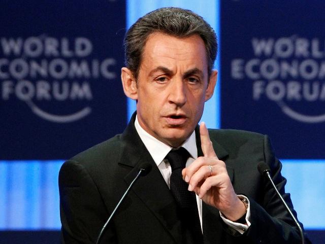 Sarkozy: "Merkel şi cu mine nu vom lăsa niciodată euro să cadă"