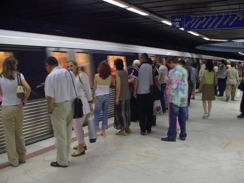 Sinucidere la Metrou: Circulaţia pe linia IMGB - Pipera, întreruptă