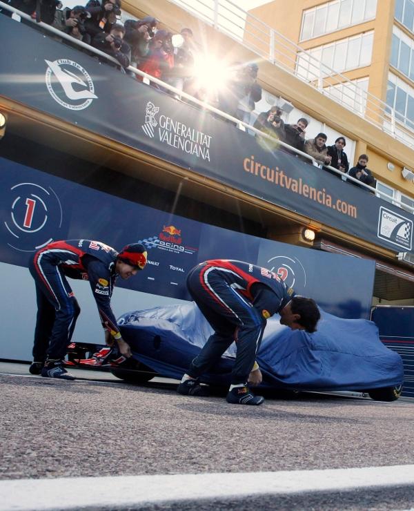 F1: Red Bull Racing şi-a prezentat noul monopost RB7 18419599