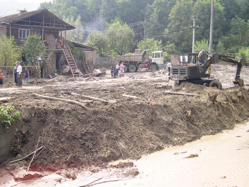 Inundatiile care "n-au fost" (foto ziarulancheta.ro) 18419629