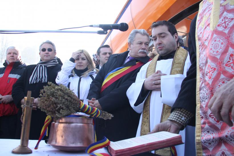 Nuţi şi telegondola 18420168