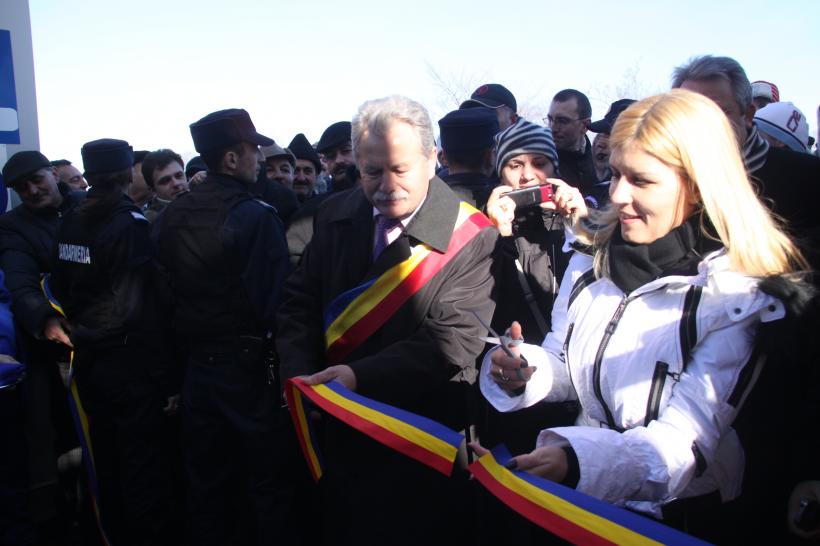 Nuţi şi telegondola 18420171
