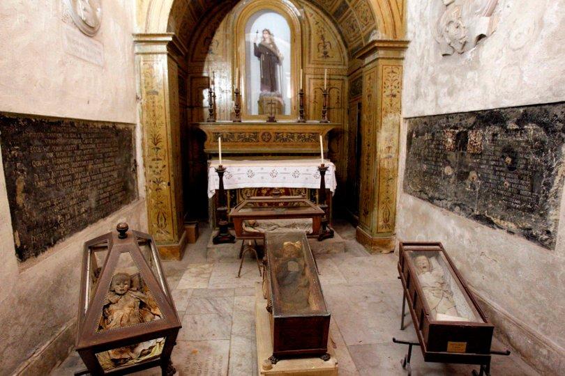 Înmormântarea, văzută ca o artă la Catacombele din Palermo 18420470