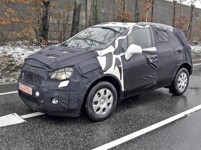Opel Astra SUV - Imagini spion