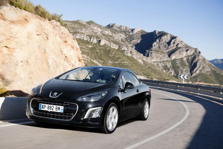 Peugeot 308 facelift se dezvăluie înainte de debutul de la Geneva 18420571