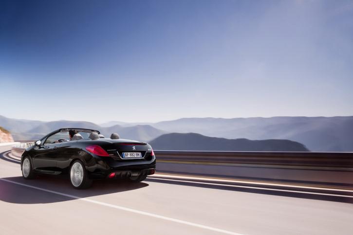 Peugeot 308 facelift se dezvăluie înainte de debutul de la Geneva 18420587