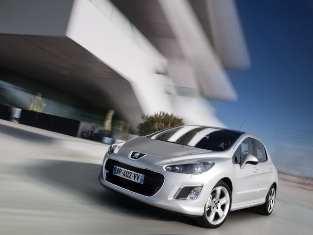 Peugeot 308 facelift se dezvăluie înainte de debutul de la Geneva 18420590