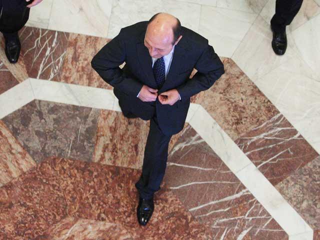 Băsescu acuză presa de "intoxicare uriaşă” în cazul arestărilor din vămi