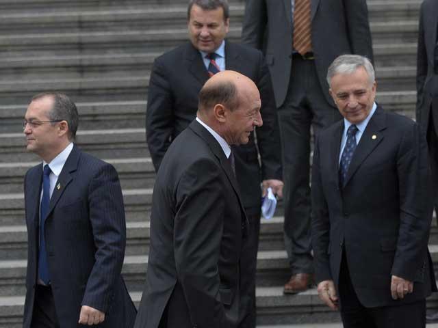 Băsescu îşi caută premier independent