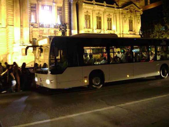 Autobuzele şi tramvaiele RATB ar putea circula şi noaptea