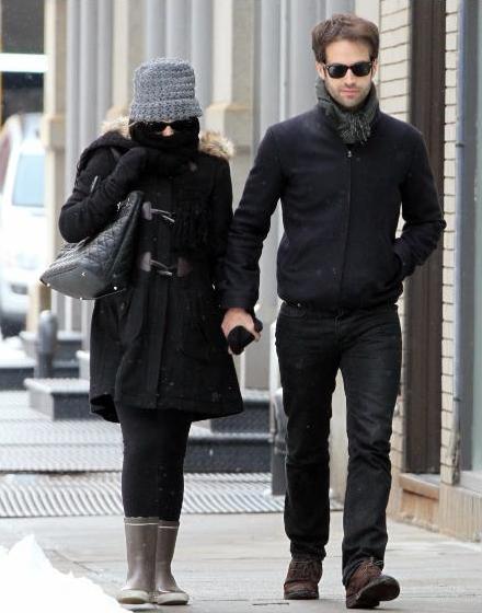 Natalie Portman e de nerecunoscut pe stradă