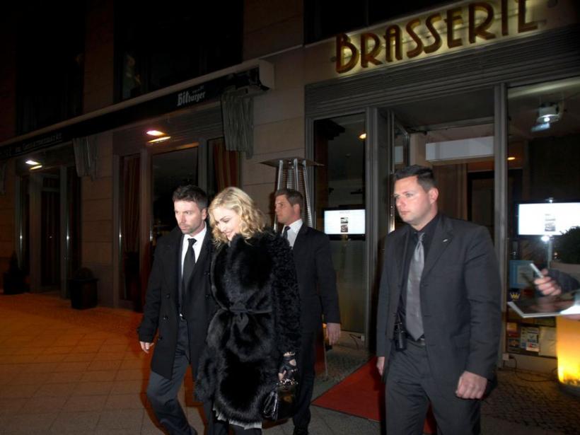 Extravaganţa Madonnei întrece limita la un hotel din Berlin