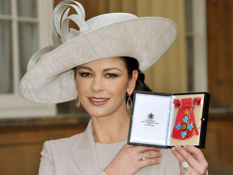Catherine Zeta-Jones a fost numită Cavaler în serviciul Regatului Unit