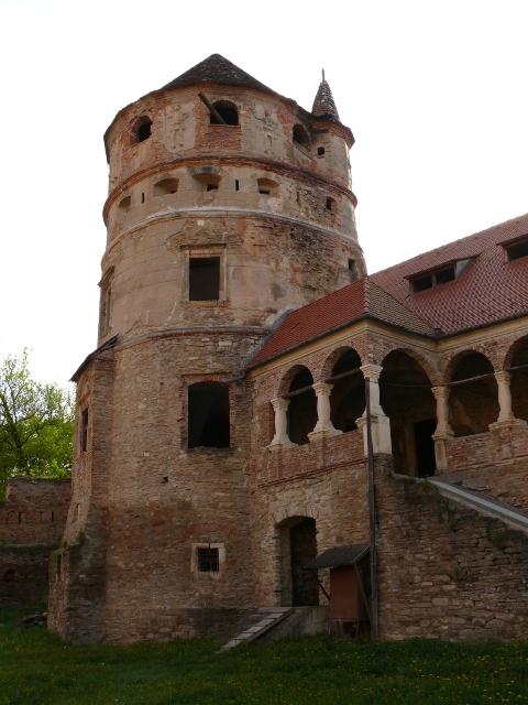 Castelul Kemeny va fi reabilitat şi inclus în circuitul turistic 18422624