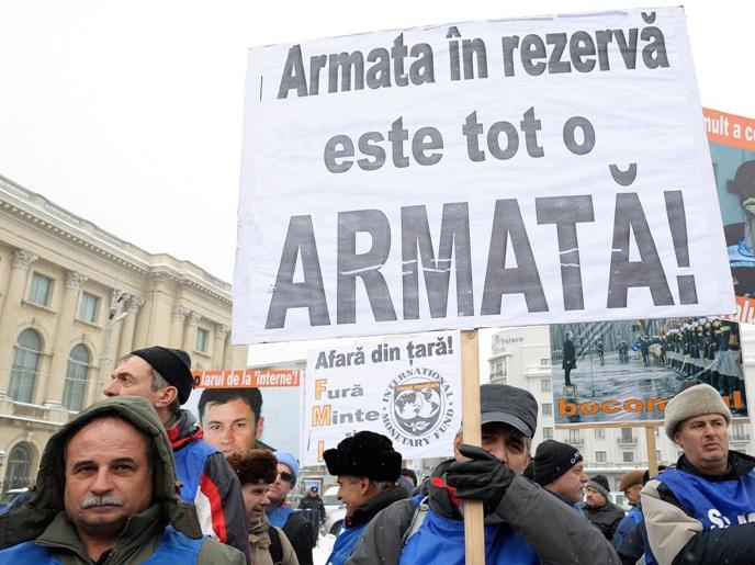 Mii de militari în rezervă au protestat în Capitală faţă de recalcularea pensiilor