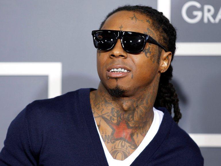 Rapperul Lil Wayne, urmărit de FBI