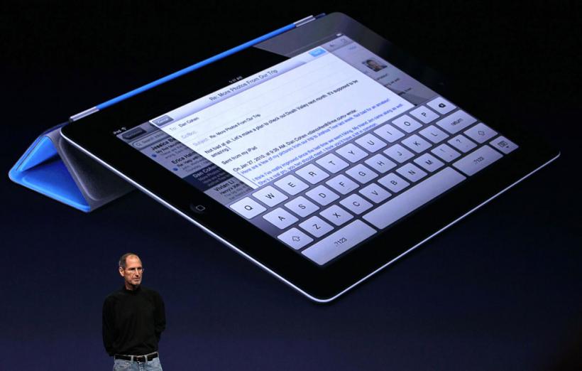 Steve Jobs a lansat Apple iPad2