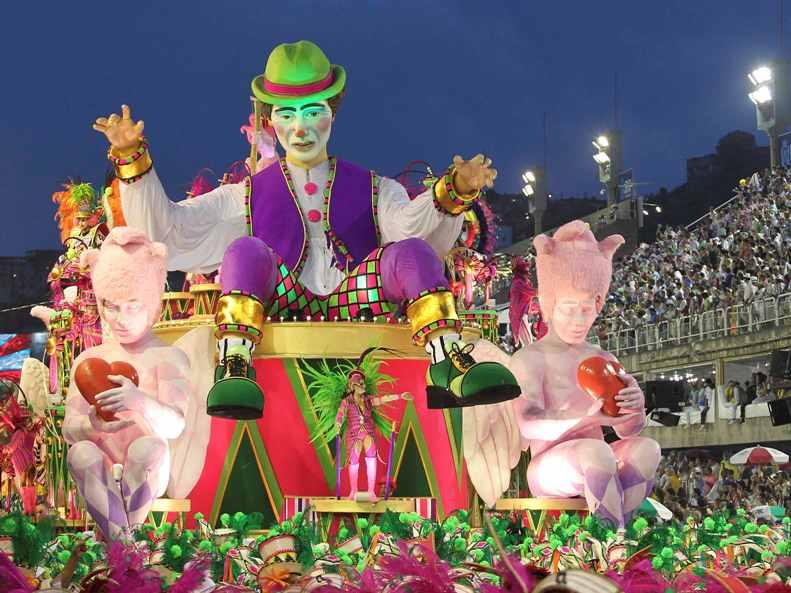 Carnaval la Rio! Vezi imagini de pe Sambadron! 18423643