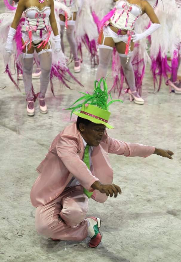 Carnaval la Rio! Vezi imagini de pe Sambadron! 18423644