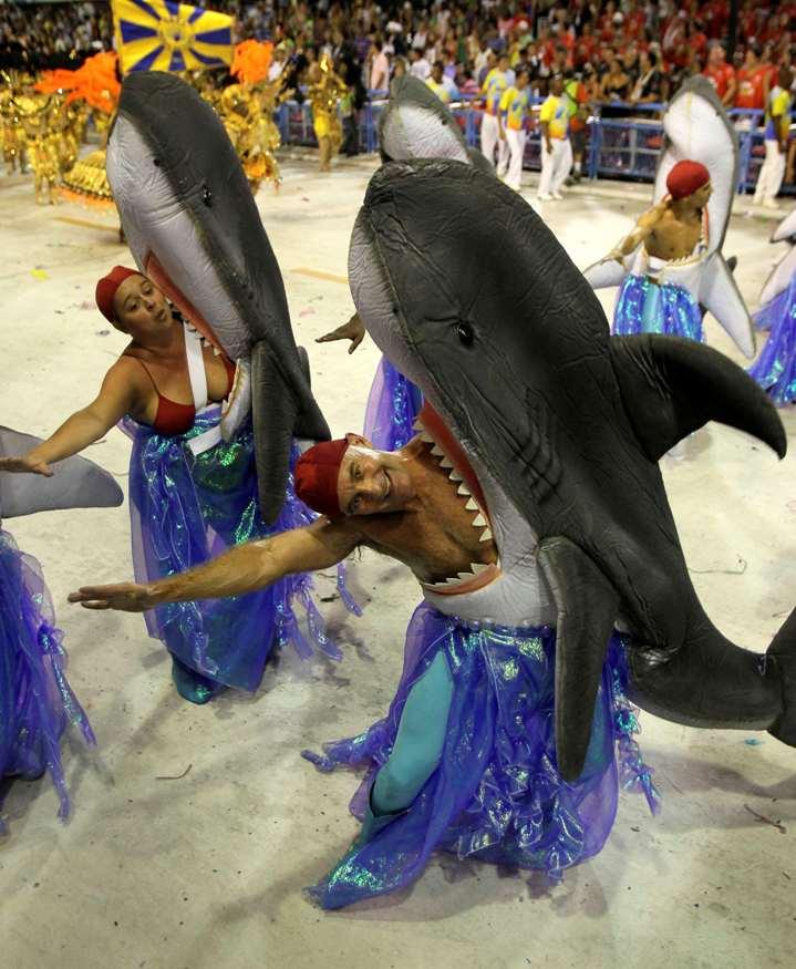 Carnaval la Rio! Vezi imagini de pe Sambadron! 18423656