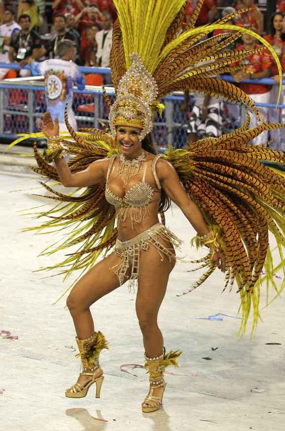 Carnaval la Rio! Vezi imagini de pe Sambadron! 18423657