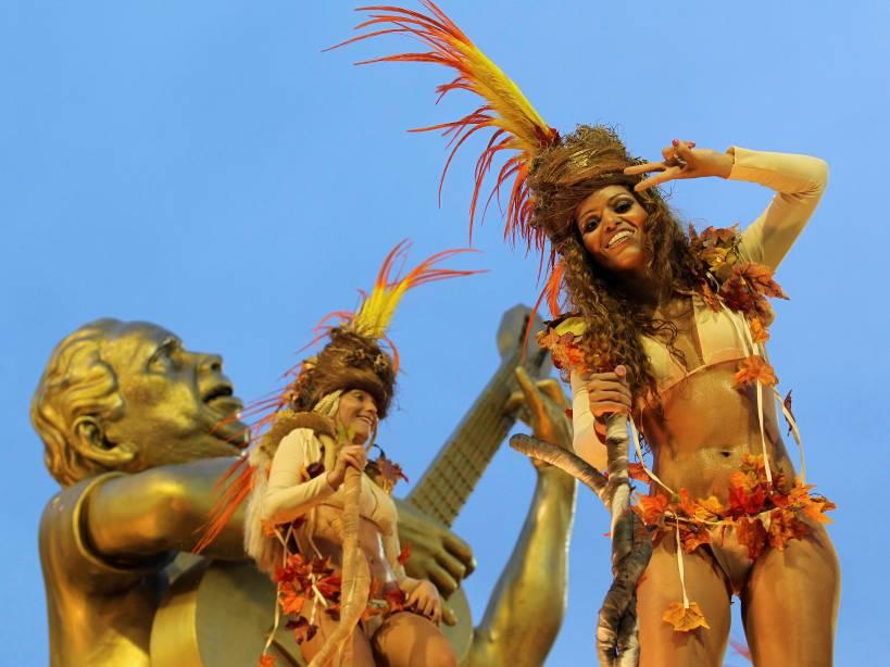 Carnaval la Rio! Vezi imagini de pe Sambadron! 18423661