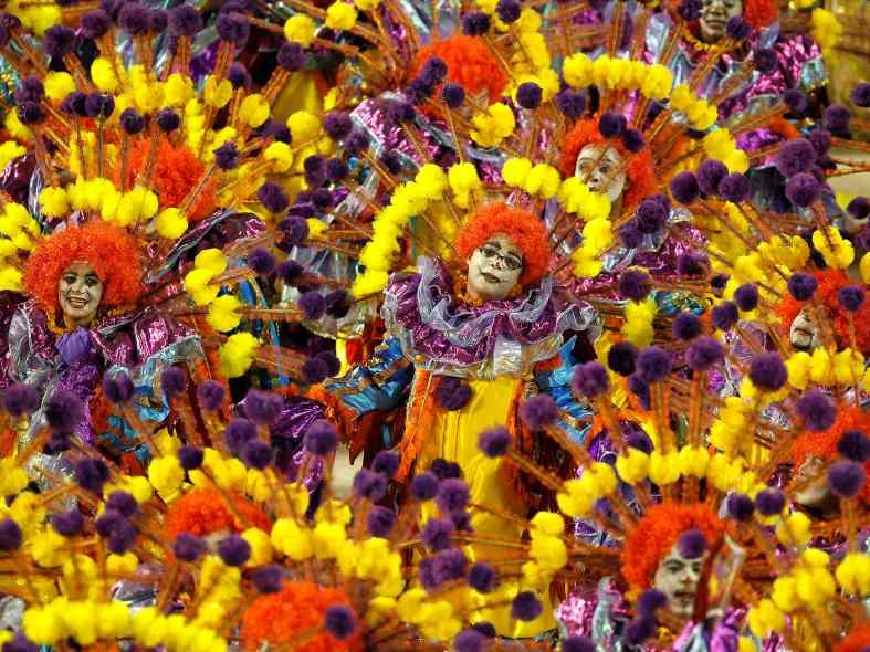 Carnaval la Rio! Vezi imagini de pe Sambadron! 18423669