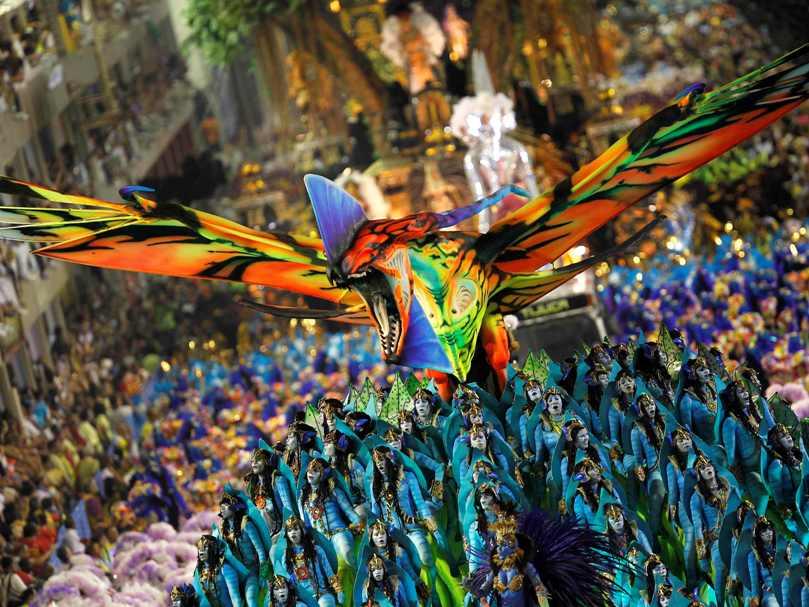 Carnaval la Rio! Vezi imagini de pe Sambadron! 18423670