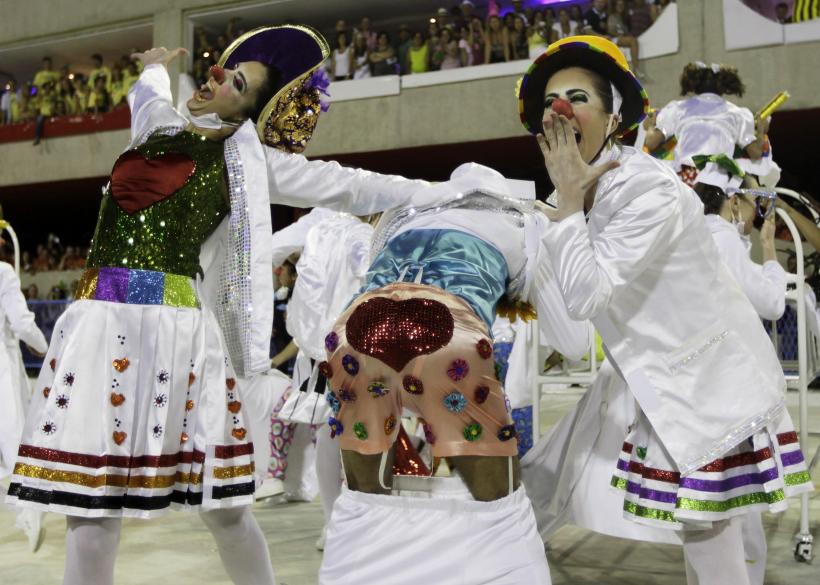 Carnaval la Rio! Vezi imagini de pe Sambadron! 18423697