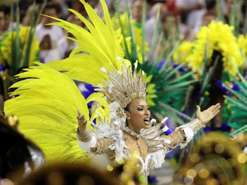 Carnaval la Rio! Vezi imagini de pe Sambadron! 18423702