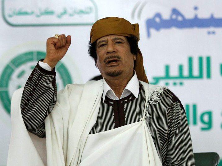 Gaddafi pleacă dacă i se asigură securitatea şi i se dau banii