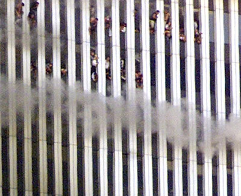 În atacurile din 11 septembrie 2001 şi-au pierdut viaţa 2996 de persoane