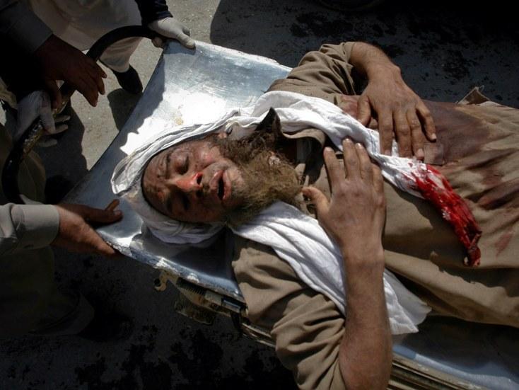Carnagiu în Pakistan: 34 de oameni, omorâţi într-un atentat sinucigaş