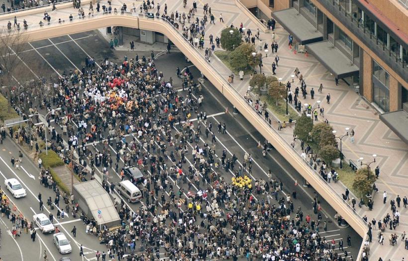 Cutremur de 8,9 grade si valuri tsunami de 10 metri in Japonia 18424193