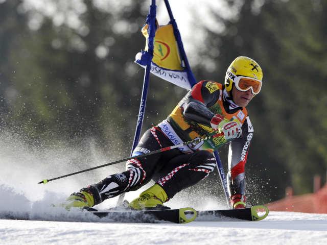 Ivica Kostelic a câştigat în premieră Cupa Mondială la schi alpin