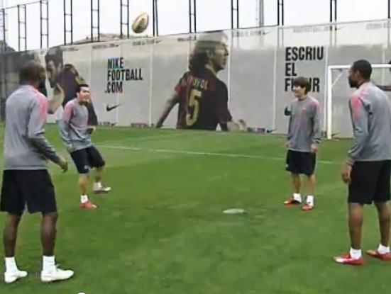 Video: Extratereştrii Barcelonei ştiu şi cu mingea de rugby!