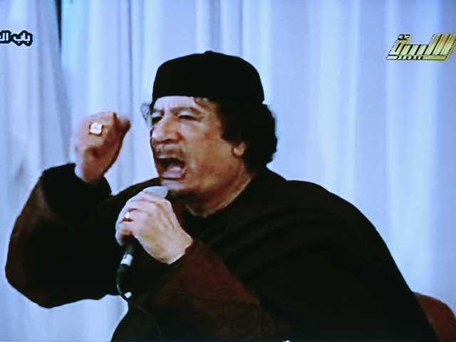 Gaddafi a înnebunit: “Vom doborî avioane civile!”
