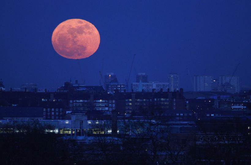 "Super Luna": super-show de noapte 18425186