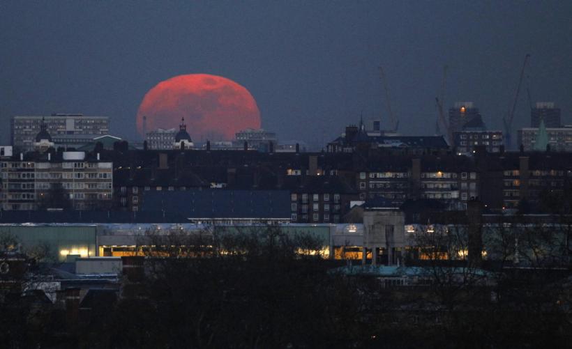 "Super Luna": super-show de noapte 18425188